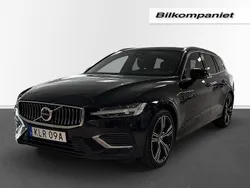 Svart Begagnad 2023 Volvo V60 Core Kombi | 429 000 kr (Marknadspris)