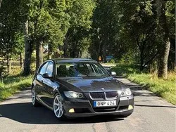 Grå Begagnad 2007 BMW 325 Advantage Sedan | 45 000 kr (Marknadspris)