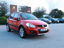 Röd Begagnad 2012 Suzuki SX4 GLX Halvkombi | 69 700 kr (Marknadspris)