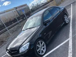 Svart Begagnad 2009 Mercedes C180 AMG Sedan | 84 900 kr (Marknadspris)