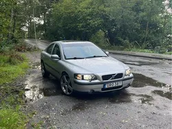 Grå Begagnad 2004 Volvo S60 Sedan | 60 000 kr (Marknadspris)