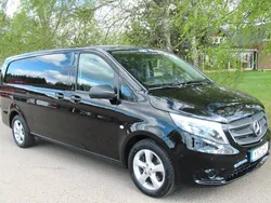 Svart (svart metallic) Begagnad 2018 Mercedes Vito Minibuss | 388 750 kr