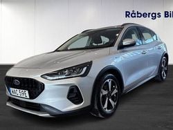 Silver metallic Begagnad 2023 Ford Focus Active Halvkombi | 209 800 kr (Marknadspris)