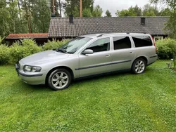 Grå Begagnad 2004 Volvo V70 Business Edition Kombi | 10 000 kr (Bra pris)