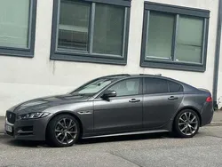 Grå Begagnad 2018 Jaguar XE R-Sport Sedan | 219 000 kr (Marknadspris)