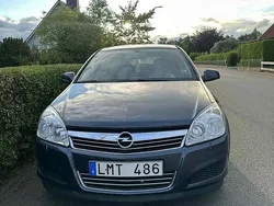 Blå Begagnad 2010 Opel Astra Halvkombi | 35 000 kr (Superpris)