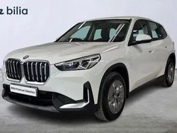 Vit Begagnad 2023 BMW iX1 SUV | 439 900 kr (Bra pris)