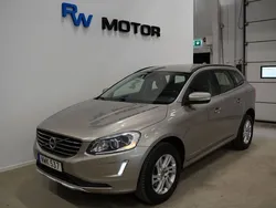 Ljusbrun Begagnad 2013 Volvo XC60 Momentum SUV | 104 800 kr (Marknadspris)