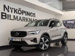 Silver Begagnad 2022 Volvo XC40 R-Design SUV | 384 900 kr (Marknadspris)
