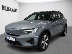 Grå Begagnad 2023 Volvo XC40 Plus SUV | 369 800 kr
