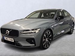 Grå Begagnad 2023 Volvo S60 Ultimate Sedan | 419 900 kr (Marknadspris)