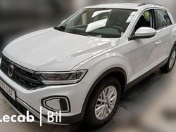 Pure white Begagnad 2023 VW T-Roc SUV | 219 500 kr (Marknadspris)