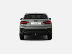 Grå Ny 2024 Audi Q3 SUV | 692 400 kr