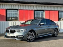 Blå Begagnad 2018 BMW 530 iPerformance Sedan | 274 900 kr (Marknadspris)