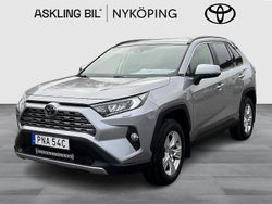 Silver Begagnad 2019 Toyota RAV4 Hybrid Active SUV | 319 000 kr (Marknadspris)