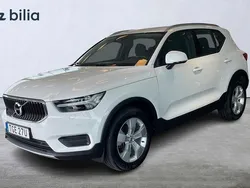 Vit Begagnad 2022 Volvo XC40 Momentum SUV | 309 900 kr (Marknadspris)