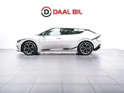 Vit Begagnad 2022 Kia EV6 3 SUV | 409 700 kr (Marknadspris)