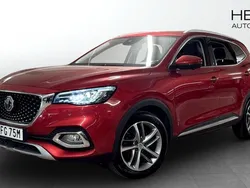 Röd (red) Begagnad 2022 MG EHS Luxury SUV | 239 900 kr (Marknadspris)