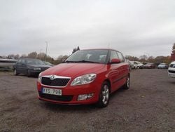 Röd Begagnad 2011 Skoda Fabia Elegance Halvkombi | 59 000 kr (Superpris)