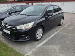 Svart Begagnad 2011 Citroën C4 Halvkombi | 38 500 kr (Marknadspris)