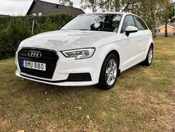 Vit Begagnad 2017 Audi A3 Sportback Comfort Halvkombi | 130 000 kr (Bra pris)