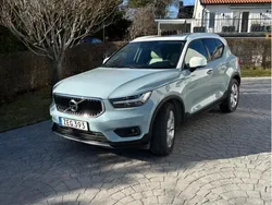 Blå Begagnad 2018 Volvo XC40 Momentum SUV | 295 000 kr (Marknadspris)