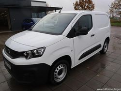 Vit svart Begagnad 2021 Peugeot Partner Van | 194 900 kr (Marknadspris)
