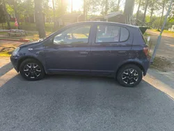 Blå Begagnad 2000 Toyota Yaris Halvkombi | 19 000 kr (Marknadspris)