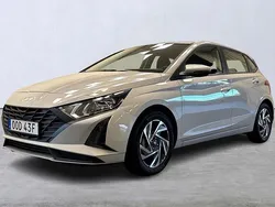 Grå Begagnad 2023 Hyundai i20 Essential Halvkombi | 204 900 kr (Marknadspris)