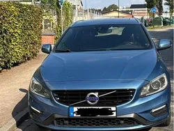 Blå Begagnad 2016 Volvo V60 R-Design Kombi | 150 000 kr (Marknadspris)