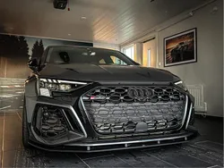 Grå Begagnad 2023 Audi RS3 Halvkombi | 749 000 kr (Dyr)