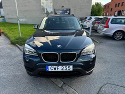Mörkblå (blå) Begagnad 2014 BMW X1 Sport Line SUV | 149 000 kr (Marknadspris)