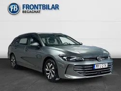 Mörkgrå Begagnad 2024 VW Passat Business Kombi | 349 900 kr (Marknadspris)