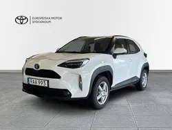 Vit Begagnad 2023 Toyota Yaris Cross Active SUV | 254 900 kr (Marknadspris)