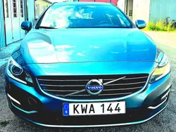 Grå Begagnad 2017 Volvo V60 Momentum Kombi | 143 000 kr (Marknadspris)