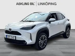 Vit Begagnad 2023 Toyota Yaris Cross Style SUV | 339 000 kr