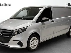 Silver Ny 2024 Mercedes Vito Minibuss | 487 375 kr (Marknadspris)