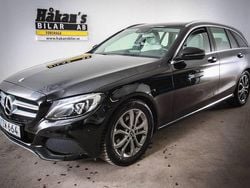 Svart Begagnad 2017 Mercedes C200 Avantgarde Kombi | 269 500 kr (Marknadspris)