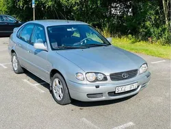 Grå Begagnad 2001 Toyota Corolla Halvkombi | 21 500 kr
