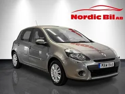 Ljusbrun (brun) Begagnad 2012 Renault Clio R.S. Halvkombi | 49 900 kr (Lite dyr)