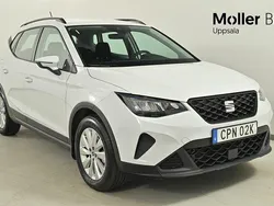 Vit (nevada white metallic) Begagnad 2024 Seat Arona Style SUV | 204 800 kr (Marknadspris)