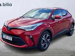 Röd Begagnad 2022 Toyota C-HR Edition SUV | 289 900 kr (Marknadspris)