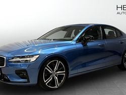 Blå (blue) Begagnad 2019 Volvo S60 R-Design Sedan | 319 000 kr (Marknadspris)