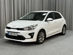 Vit Begagnad 2022 Kia Rio Advance Halvkombi | 159 900 kr (Marknadspris)