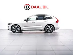 Vit Begagnad 2022 Volvo XC60 Plus SUV | 414 700 kr (Marknadspris)