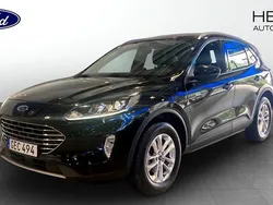 Svart (black) Begagnad 2022 Ford Kuga Titanium SUV | 259 900 kr (Marknadspris)