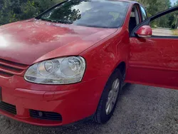 Röd Begagnad 2009 VW Golf Trendline Halvkombi | 27 000 kr (Superpris)
