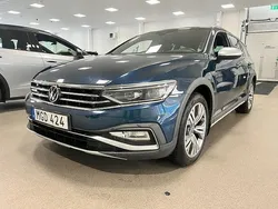 Blå Begagnad 2022 VW Passat Alltrack Executive Kombi | 289 900 kr (Bra pris)