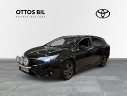 Mörkblå Begagnad 2015 Toyota Avensis Active Kombi | 154 000 kr (Marknadspris)