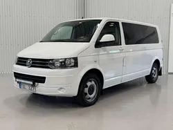 Vit Begagnad 2010 VW Caravelle Minibuss | 179 900 kr